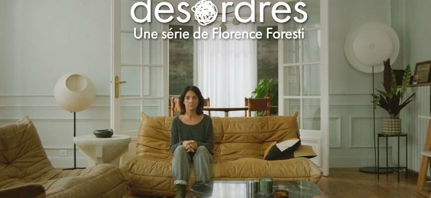Florence Foresti x Canapé Togo