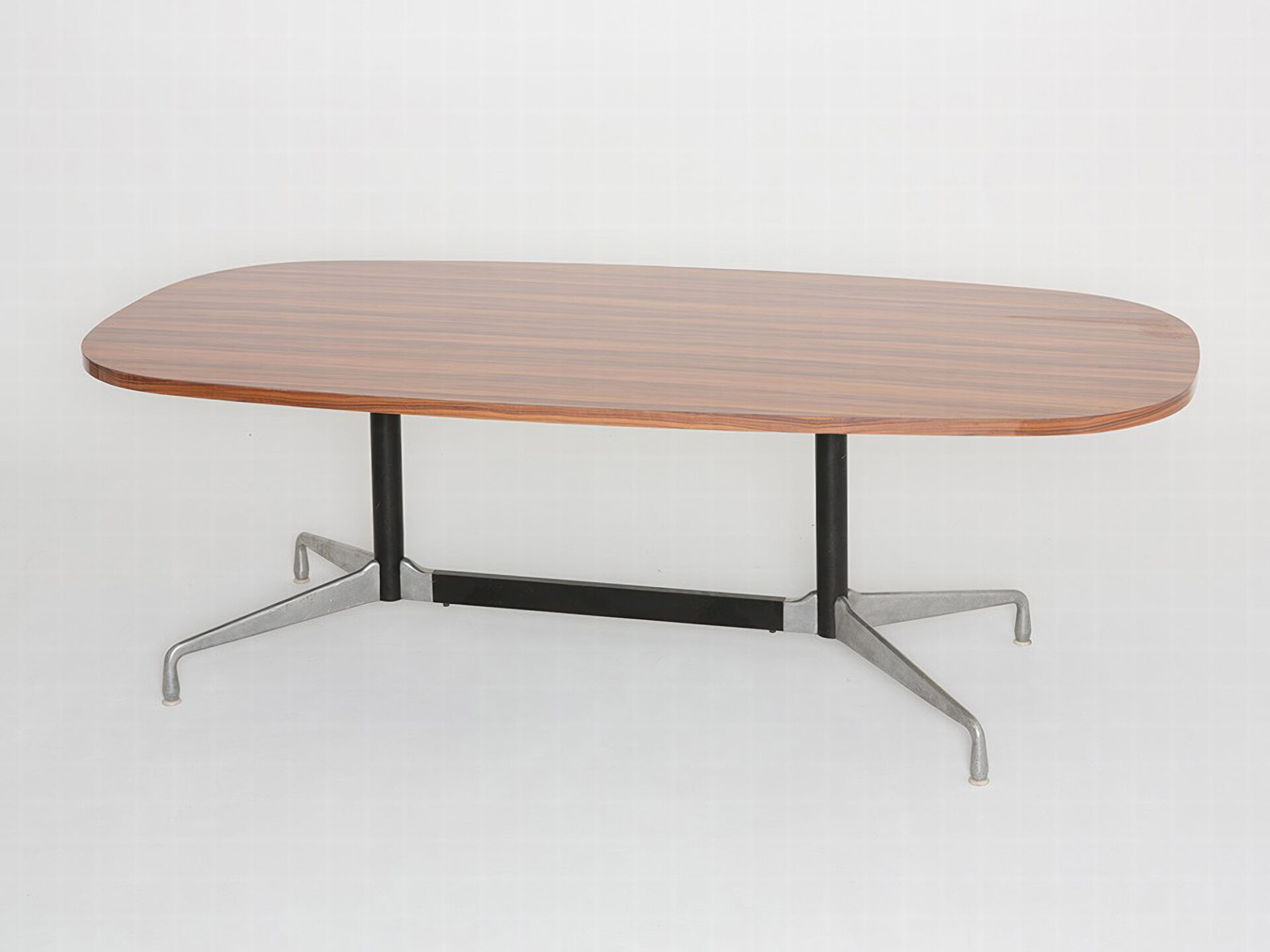 Table Charles et Ray Eames